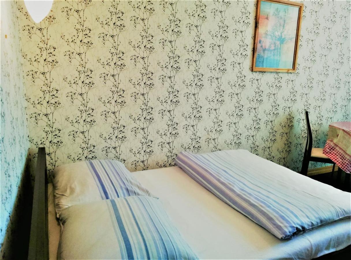 Dom Goscinny Ela Hostel *