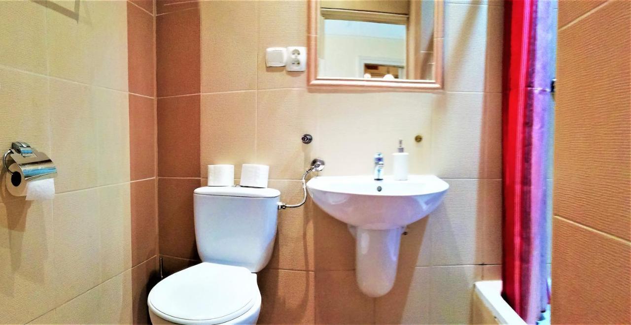 Dom Goscinny Ela Hostel *