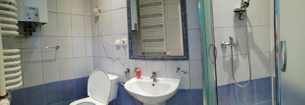 Dom Goscinny Ela Hostel *