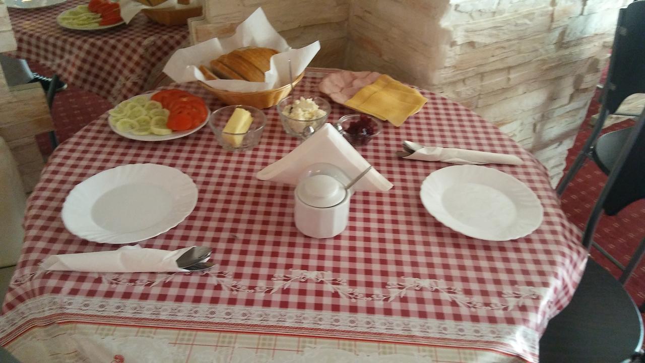 Dom Goscinny Ela *