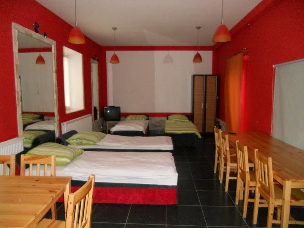 Dom Goscinny Ela Hostel *